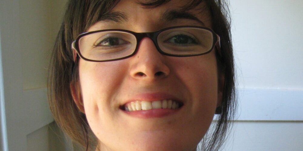Photo of Cristina Hartmann - links to full photo and description