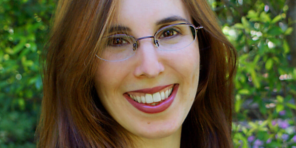 Photo of Jackie Morse Kessler - links to full photo and description